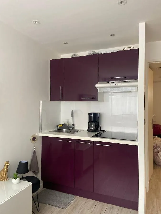 Apartment Studio At 200M From Beach Residence With Pool Cannes France