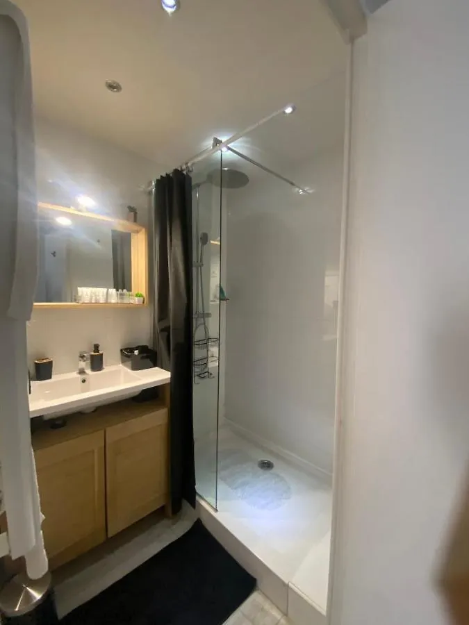 Apartment Studio At 200M From Beach Residence With Pool Cannes